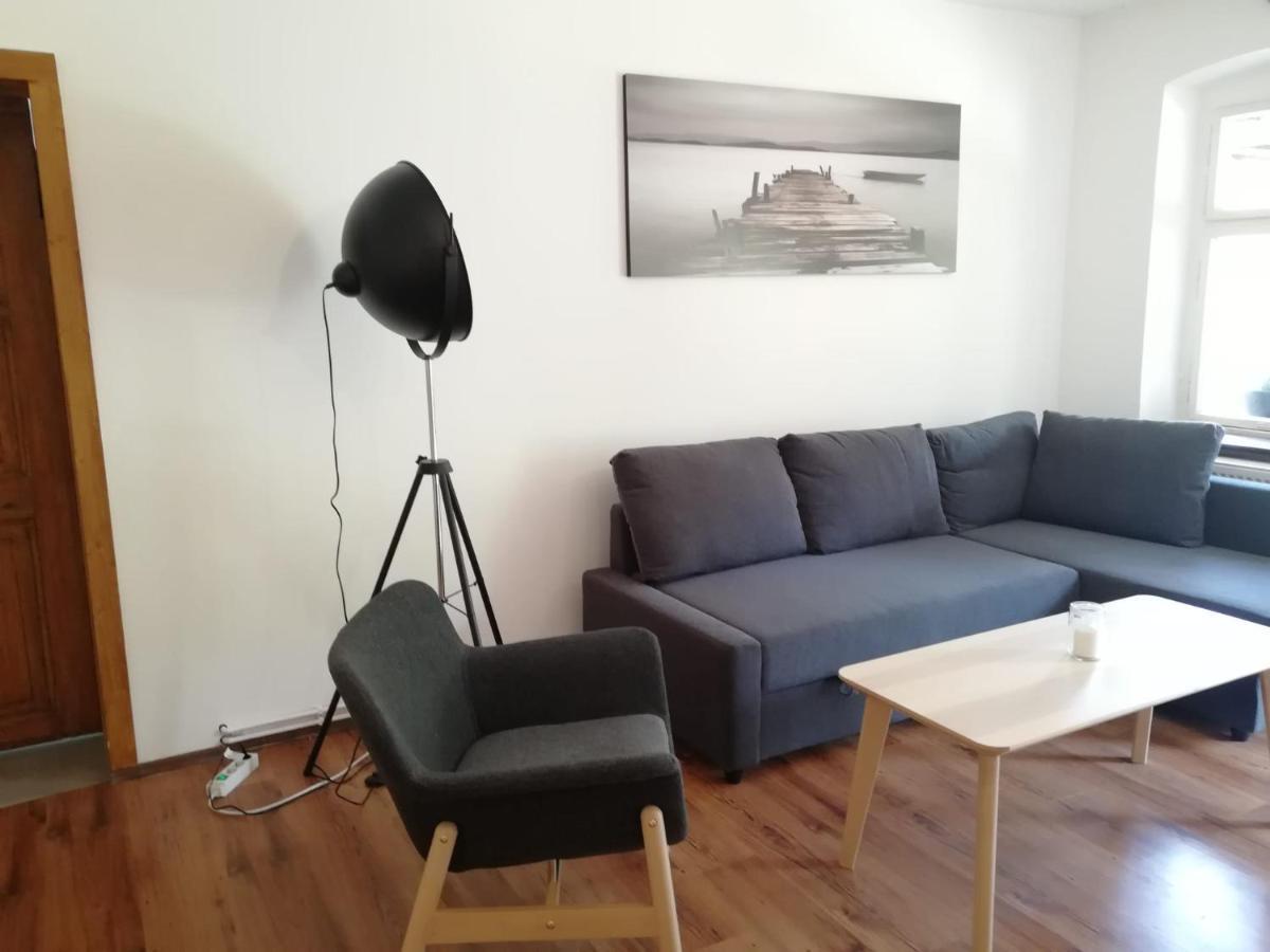 Kleine Galerie Apartment Fuer 3 Mit Kueche Kamin Netflix Parken Und Hofladen Steinhofel Dış mekan fotoğraf