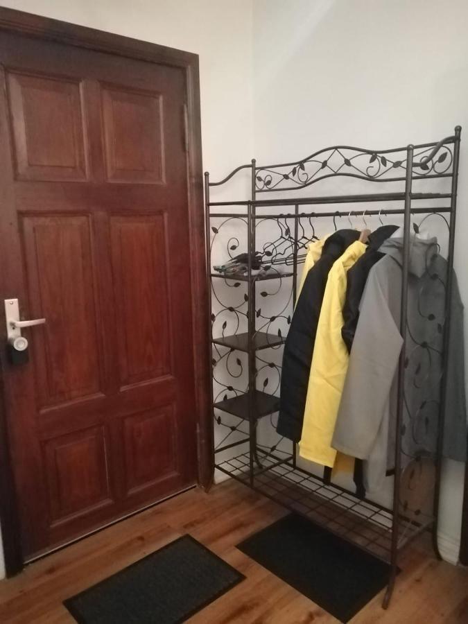 Kleine Galerie Apartment Fuer 3 Mit Kueche Kamin Netflix Parken Und Hofladen Steinhofel Dış mekan fotoğraf